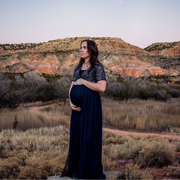 Maternity formal gown - Picture 2 of 9